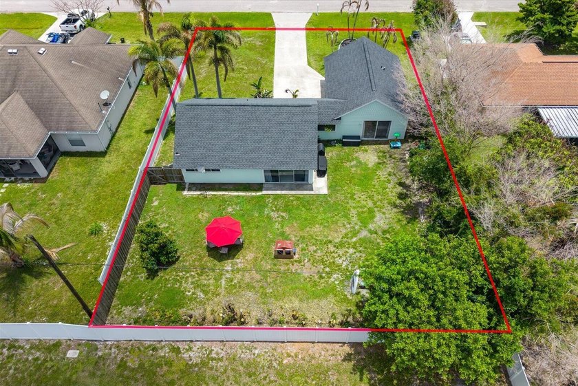 NO HOA! Move right into this beautifully updated 3-bedroom - photo 34