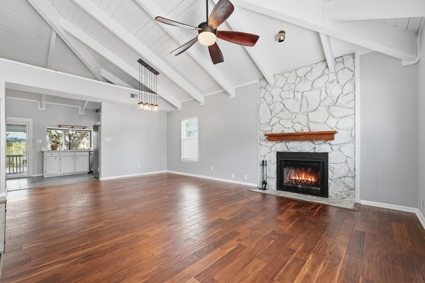 Well-maintained ranch-style home located in the heart of Destin - photo 8
