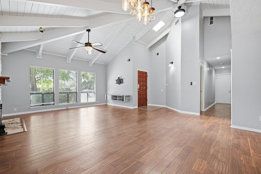 Well-maintained ranch-style home located in the heart of Destin - photo 10