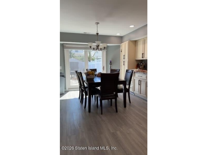 Welcome to this beautifully remodeled 2-bedroom, 1.5-bath - photo 8