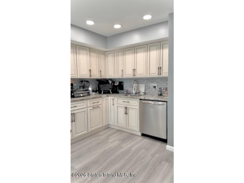 Welcome to this beautifully remodeled 2-bedroom, 1.5-bath - photo 9