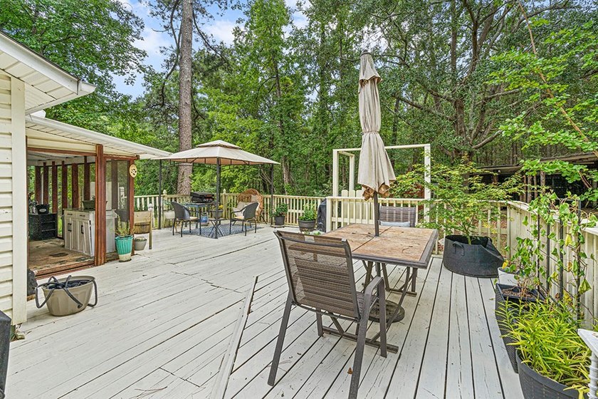 Welcome home to peaceful country living just minutes from South - photo 14