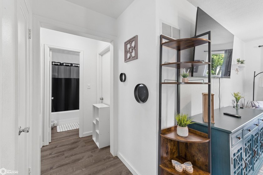 Opportunity awaits with this well-maintained duplex just moments - photo 17