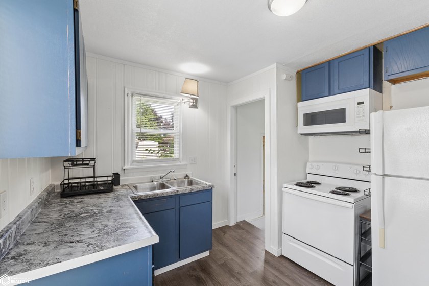Opportunity awaits with this well-maintained duplex just moments - photo 21