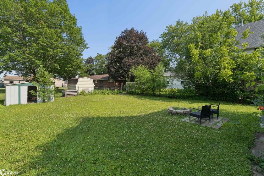 Opportunity awaits with this well-maintained duplex just moments - photo 22