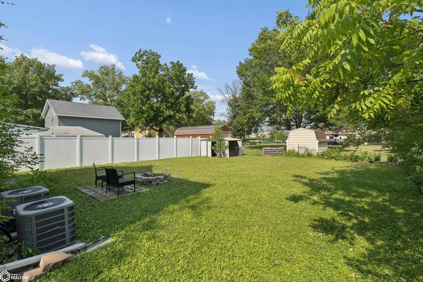 Opportunity awaits with this well-maintained duplex just moments - photo 23