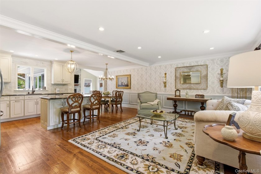 Beautifully Renovated Expanded Ranch Nested On A Quiet - photo 5