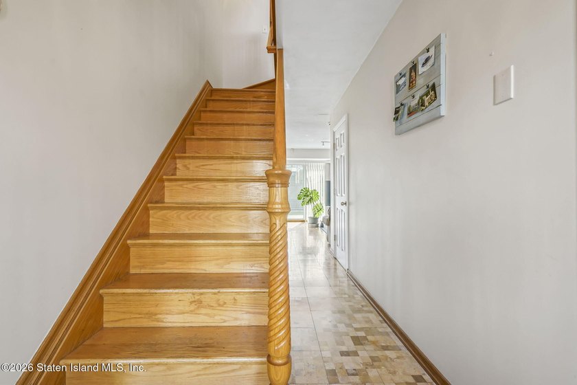 Move right into this spacious and sunny 2-bedroom, 3-level - photo 5