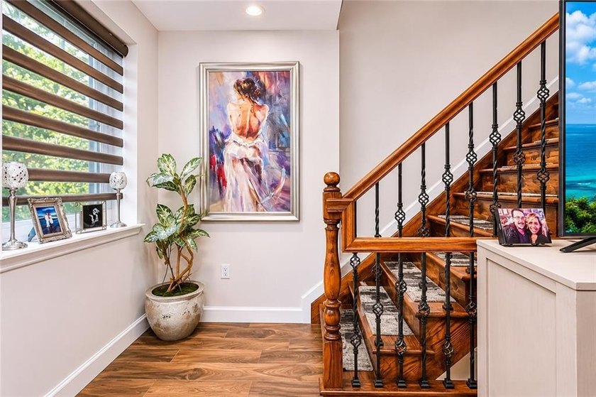 Dyker Heights-Super Rare duplex 3 bed, 3 full bath condominium - photo 8
