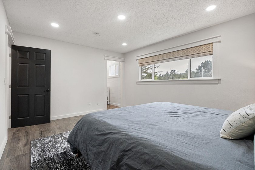 Single-story 3-bedroom, 2-bath home with a clean, modern feel - photo 33
