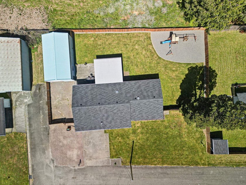 Single-story 3-bedroom, 2-bath home with a clean, modern feel - photo 36