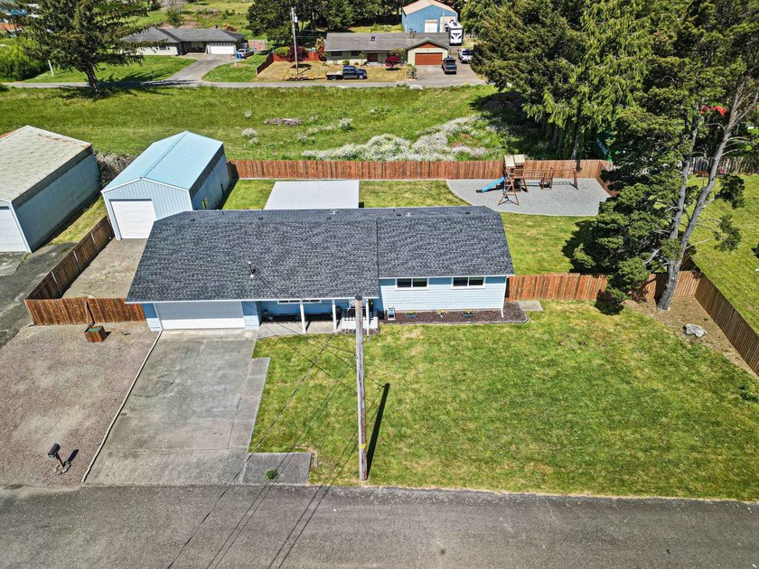 Single-story 3-bedroom, 2-bath home with a clean, modern feel - photo 47