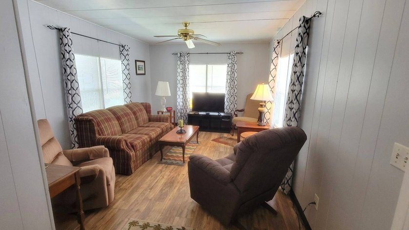 Affordable Florida Retreat - Exceptional Value - Turn-key - photo 10