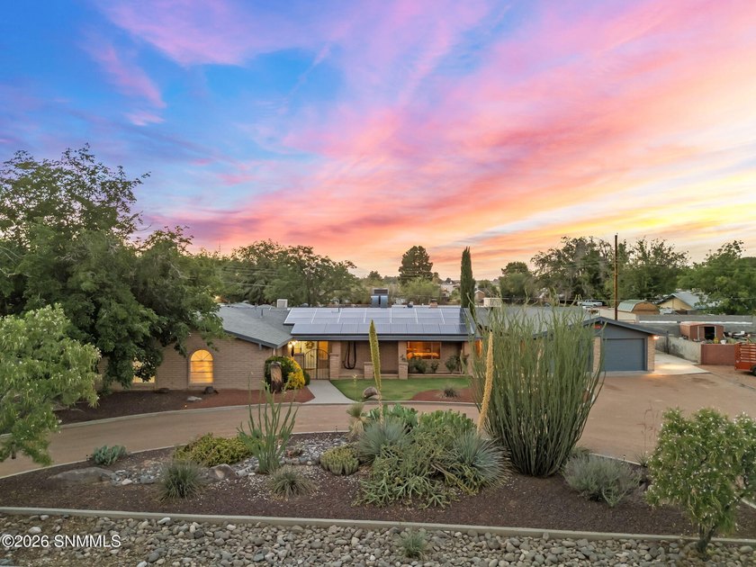 Rare find on a half-acre lot: four-car garage, heated pool, 32 - photo 7