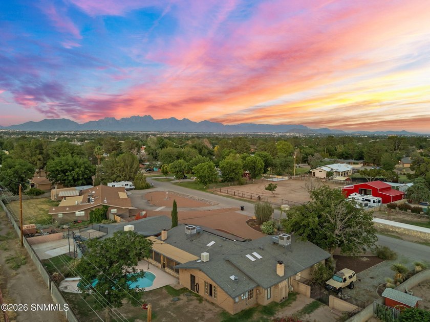 Rare find on a half-acre lot: four-car garage, heated pool, 32 - photo 9