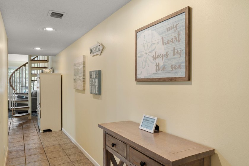 A must see!!! Beautiful coastal cottage in the highly sought - photo 7