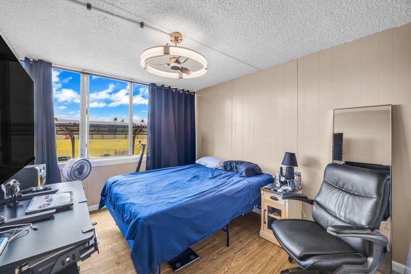 From the moment you enter this unit, your eyes are immediately - photo 20