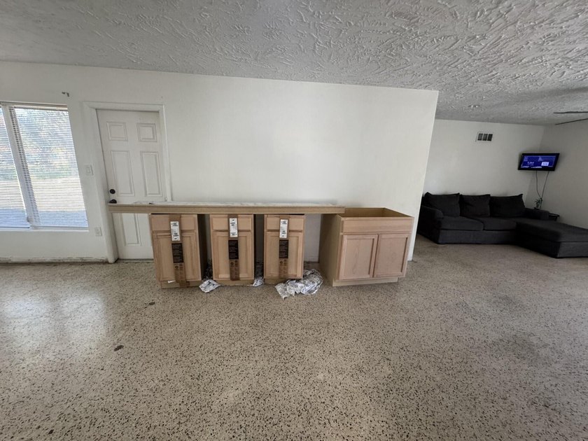 Wonderful 3/2 house, located just minutes from I-95 and Virginia - photo 4