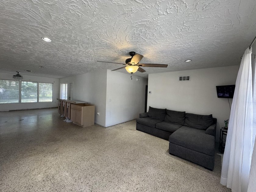 Wonderful 3/2 house, located just minutes from I-95 and Virginia - photo 5