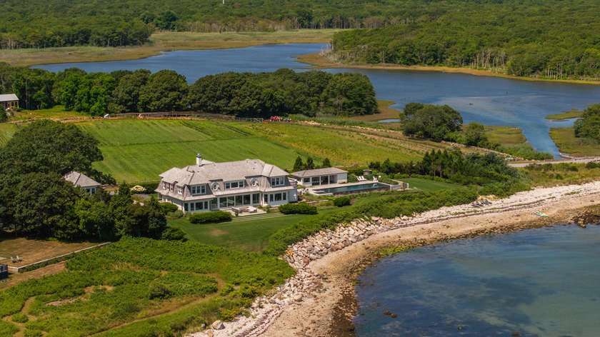 This sensational oceanfront estate is located in the coveted - photo 4