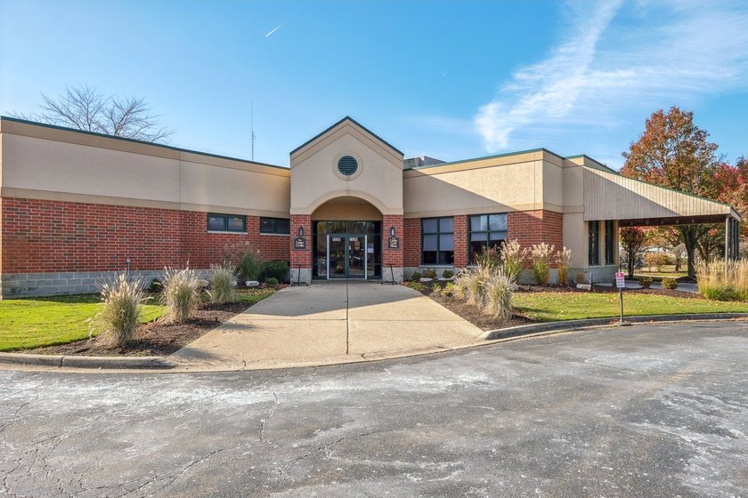 Welcome to 13322 S Bayberry Lane, a comfortable and - photo 31