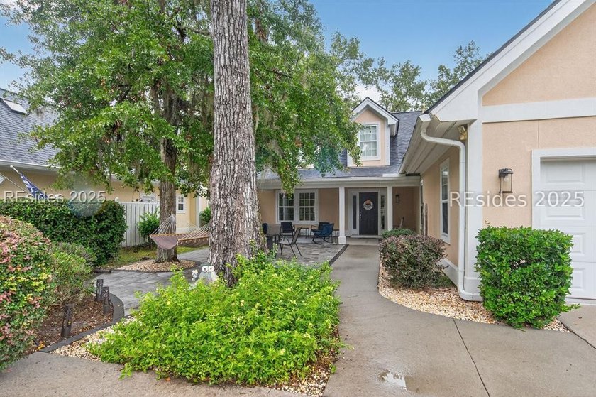 Welcome to this spacious 4br/3.5ba home located on the 4th - photo 2