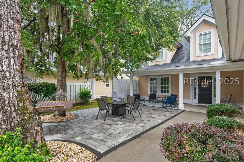 Welcome to this spacious 4br/3.5ba home located on the 4th - photo 3