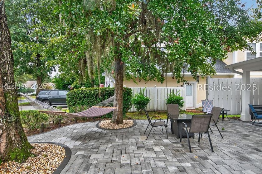 Welcome to this spacious 4br/3.5ba home located on the 4th - photo 4