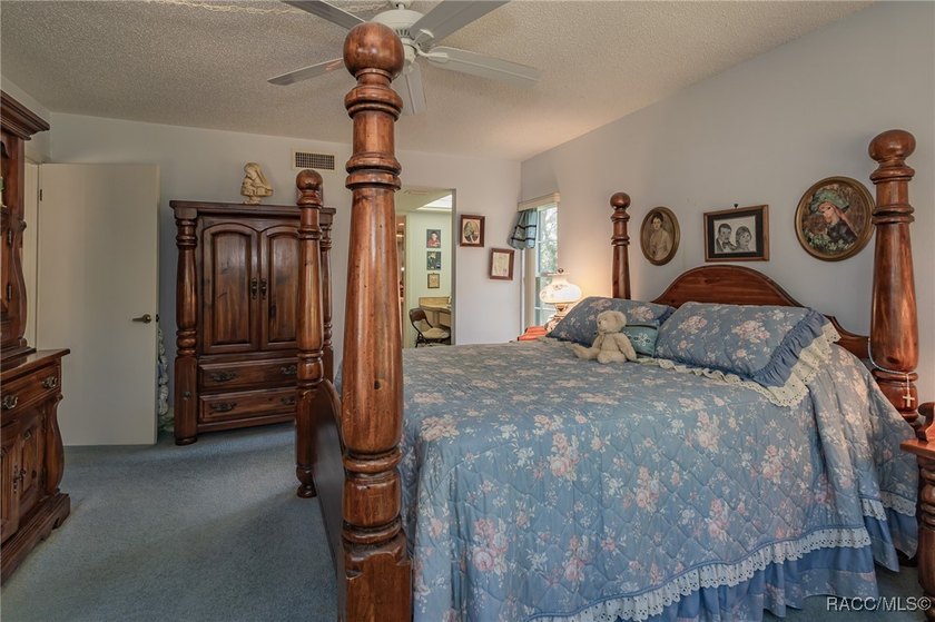 Relax and enjoy convenient living in this 2nd floor corner end - photo 21