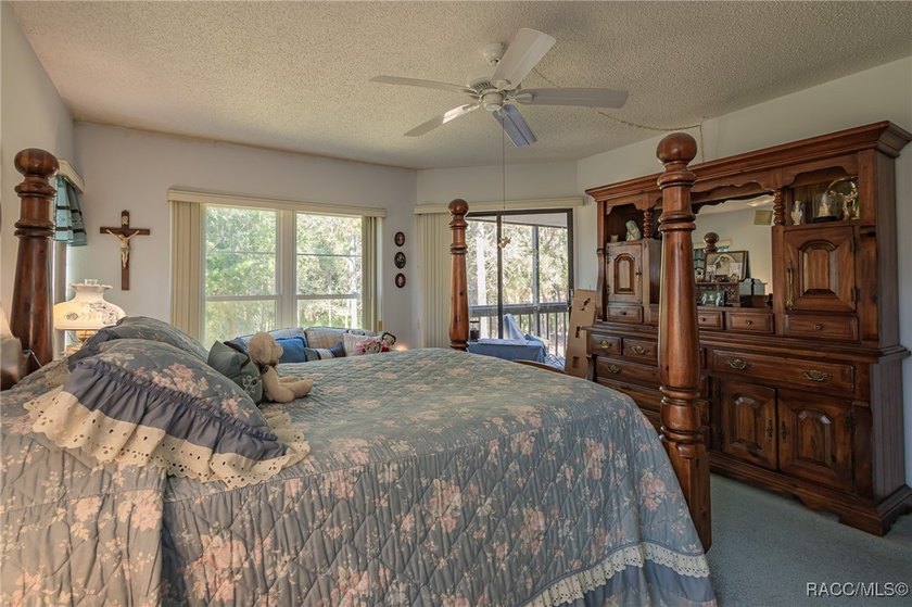 Relax and enjoy convenient living in this 2nd floor corner end - photo 22