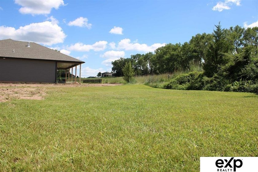 Welcome to Iron Horse-an exceptional community perfectly - photo 9