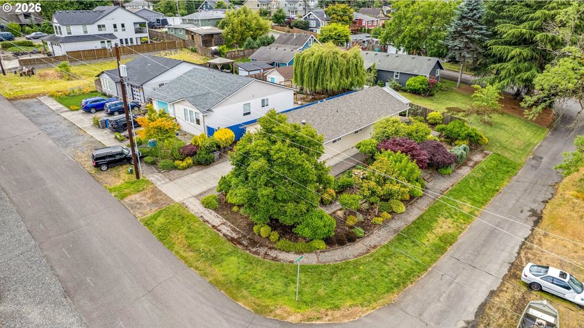 Well-maintained one-level home conveniently located in downtown - photo 38