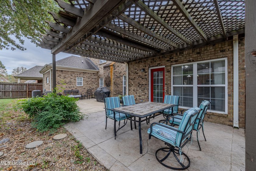 Located in a peaceful cove just minutes from Silo Square! A - photo 20