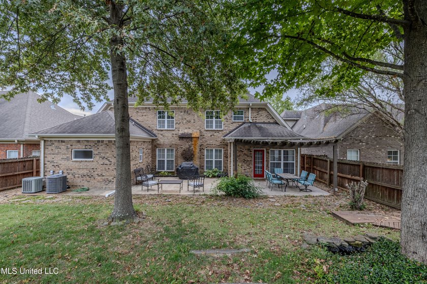 Located in a peaceful cove just minutes from Silo Square! A - photo 23