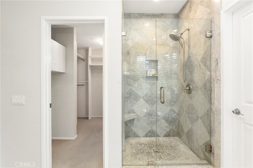 Rarely available end-unit 3-bedroom, 3 full-bath home in the - photo 17