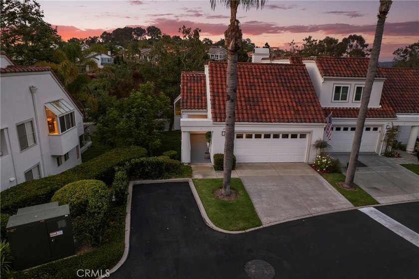 Rarely available end-unit 3-bedroom, 3 full-bath home in the - photo 29