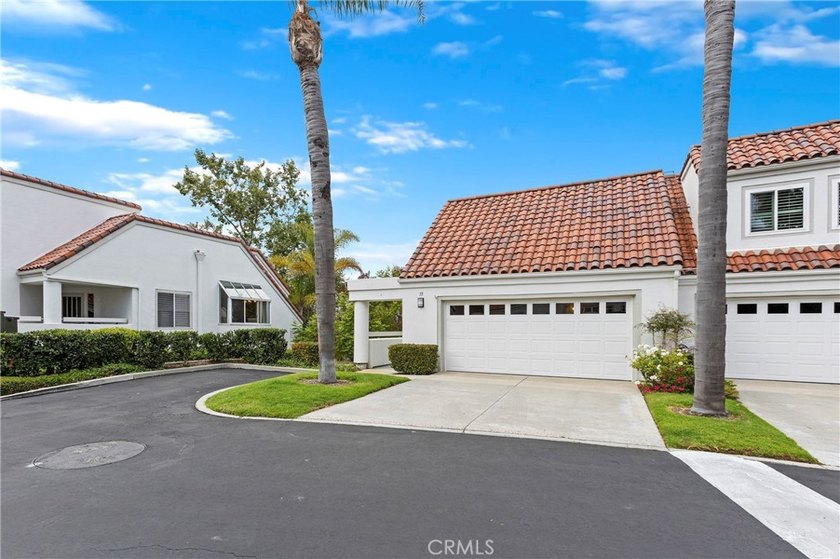 Rarely available end-unit 3-bedroom, 3 full-bath home in the - photo 31