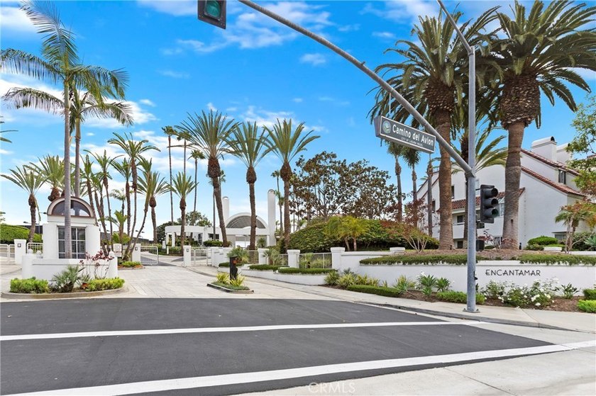 Rarely available end-unit 3-bedroom, 3 full-bath home in the - photo 32