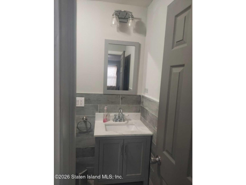 2 FAMILY END UNIT HAS A 3 BEDROOM MAIN AND A BRAND NEW STUDIO - photo 8