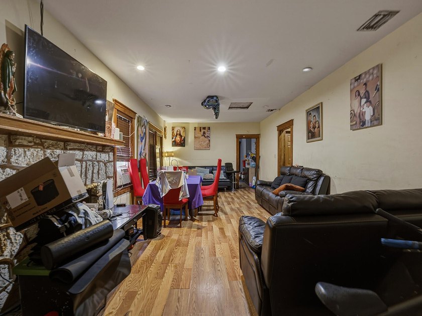 Great opportunity in the heart of Miami! This 3-bedroom, 1-bath - photo 8