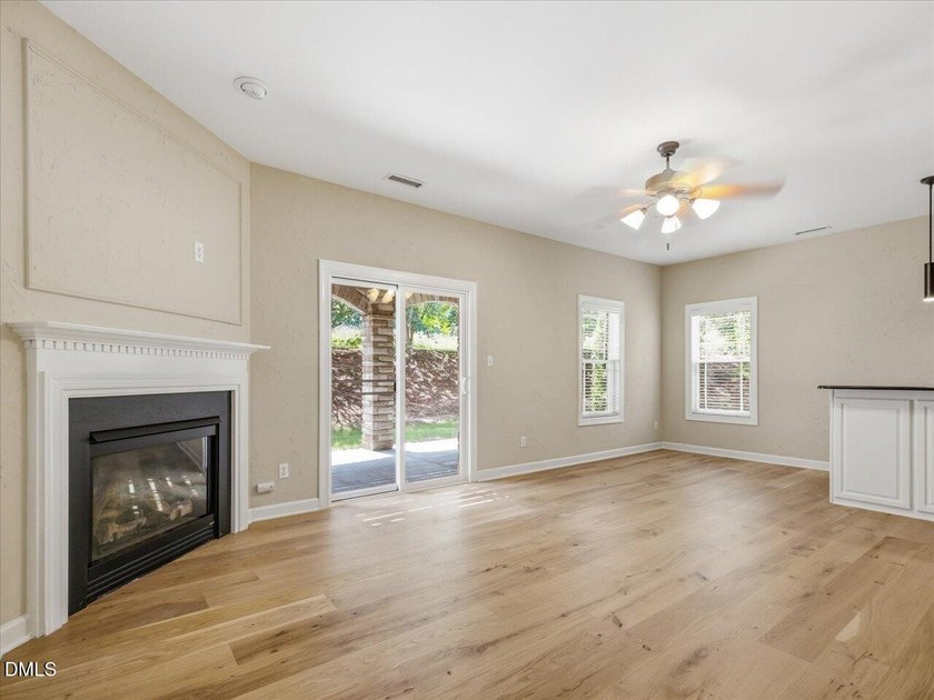 Welcome to 2949 Imperial Oaks, an extensively renovated - photo 11