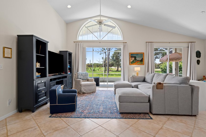 Meticulously maintained and beautifully presented, this - photo 17