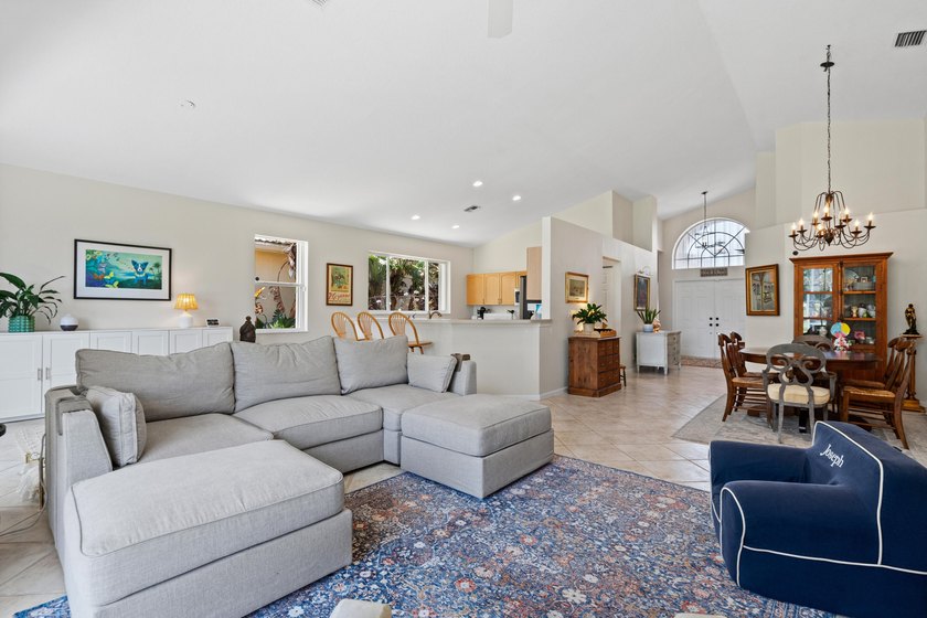 Meticulously maintained and beautifully presented, this - photo 20