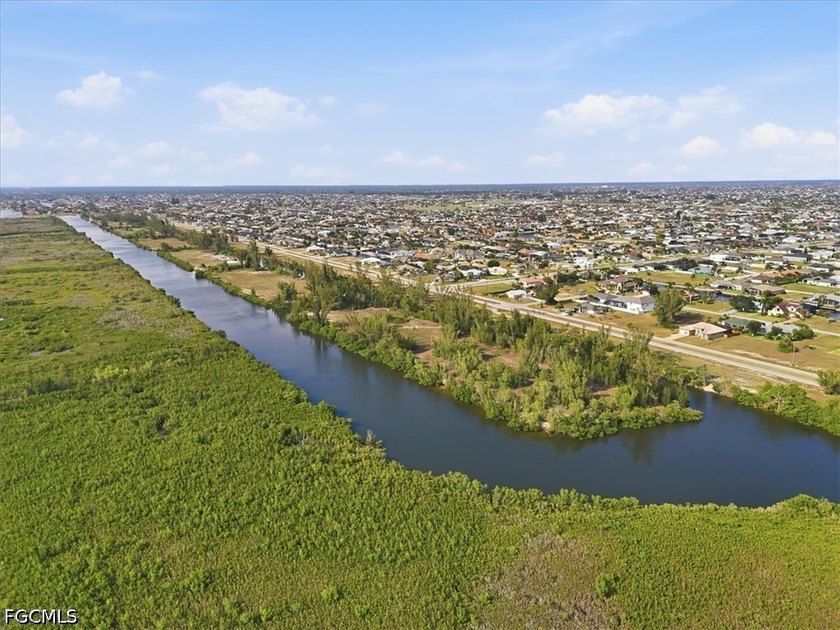 GULF ACCESS WATERFRONT HOME - ONLY 21 MINUTES TO OPEN WATER! ALL - photo 21
