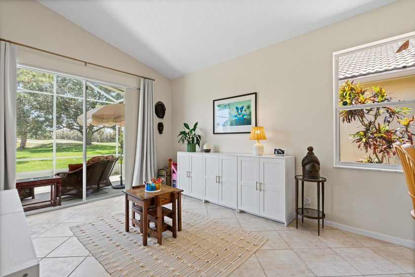 Meticulously maintained and beautifully presented, this - photo 21