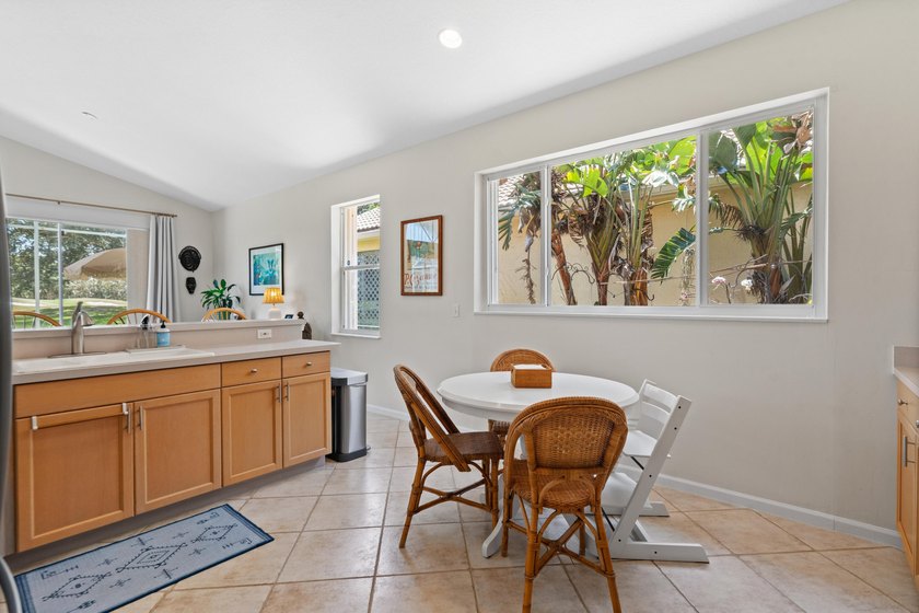 Meticulously maintained and beautifully presented, this - photo 25