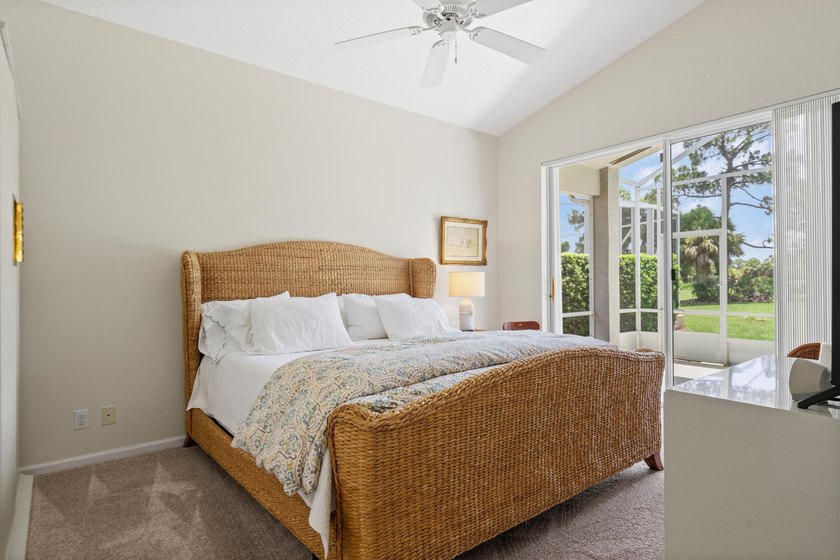 Meticulously maintained and beautifully presented, this - photo 28