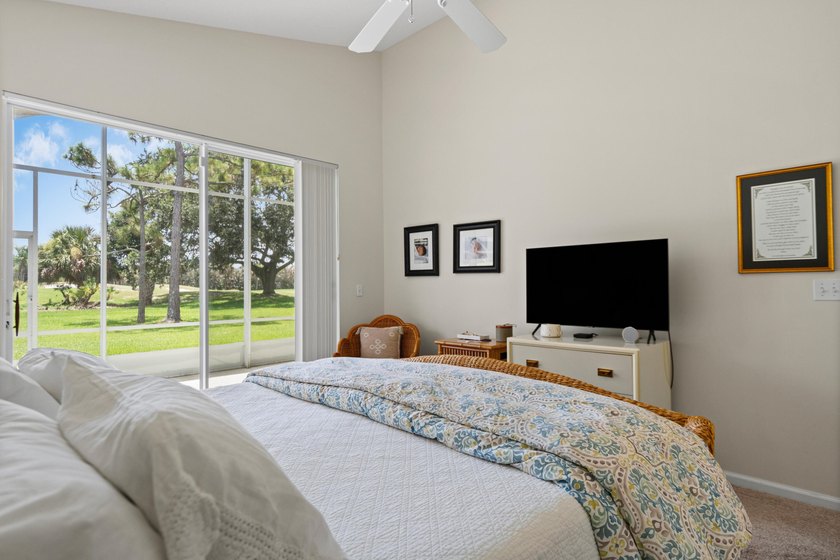 Meticulously maintained and beautifully presented, this - photo 29