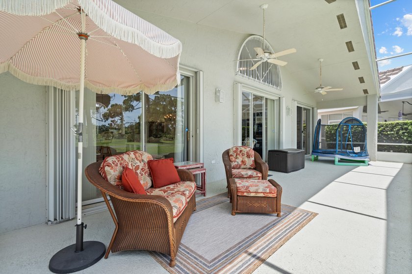 Meticulously maintained and beautifully presented, this - photo 34