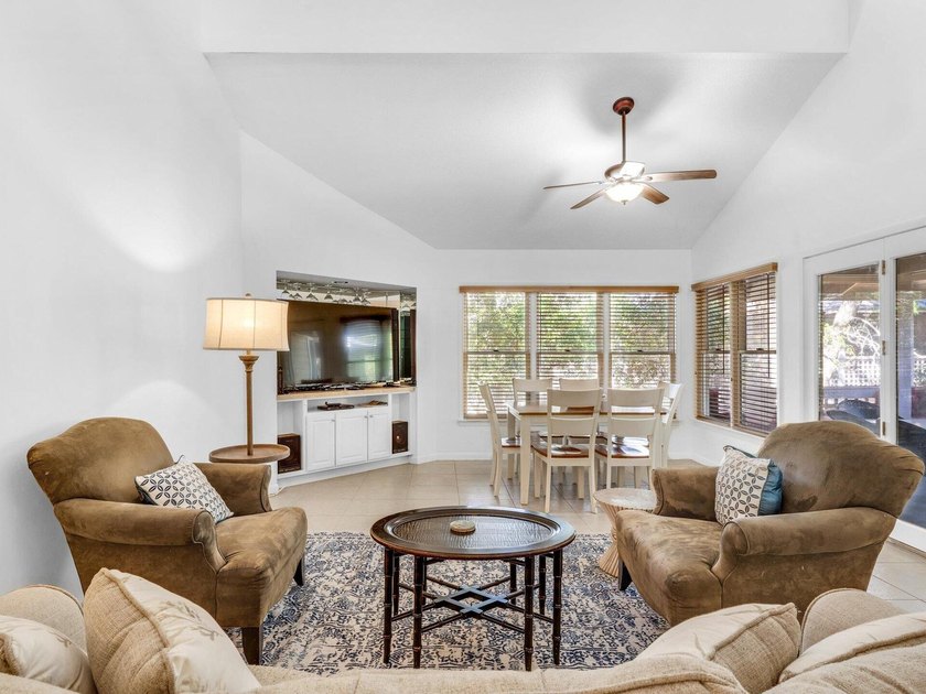 Discover the potential of this 3-bedroom, 3-bath condo located - photo 2